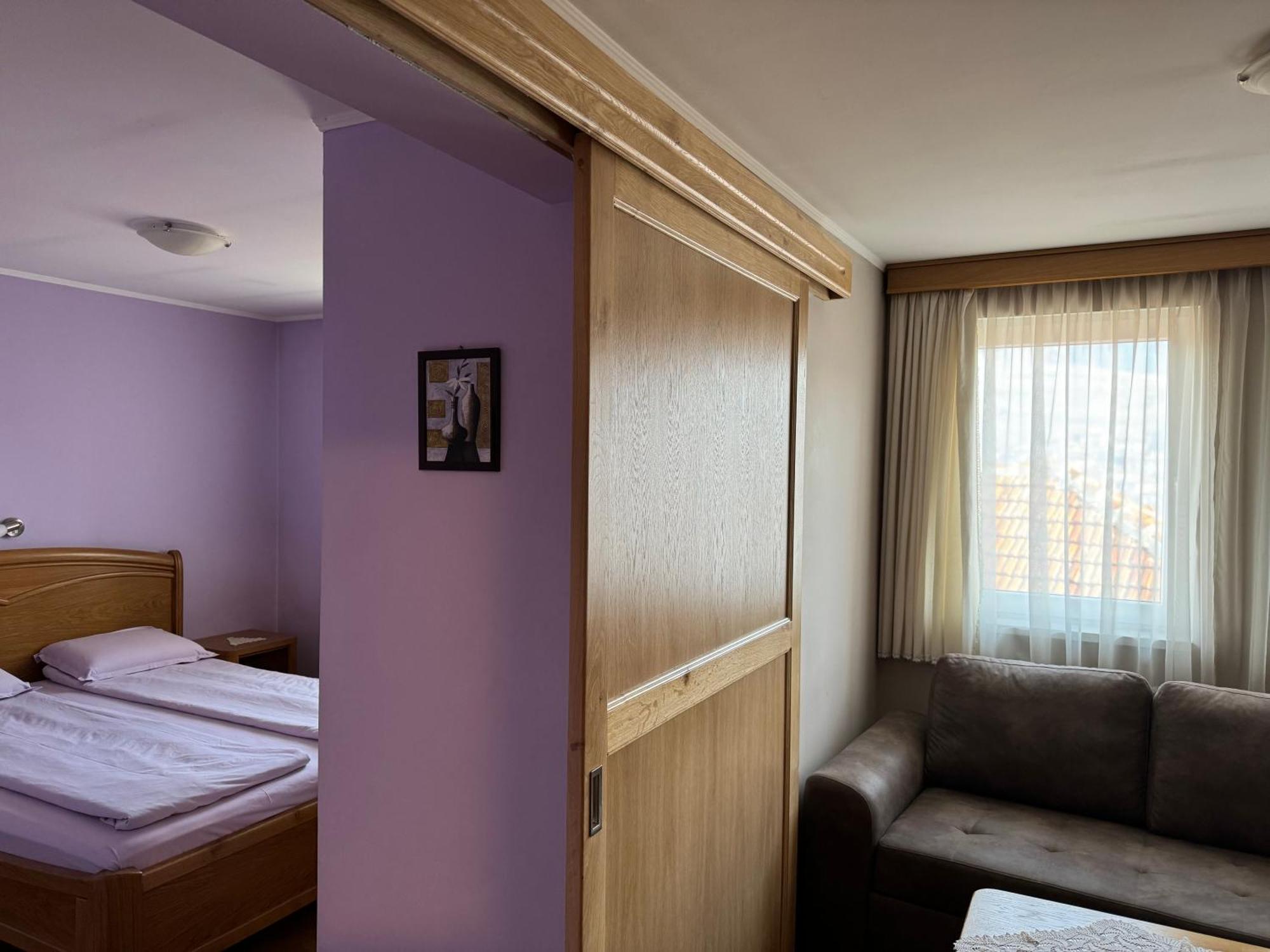 Guest House Roden Dom コプリフシティツァ エクステリア 写真
