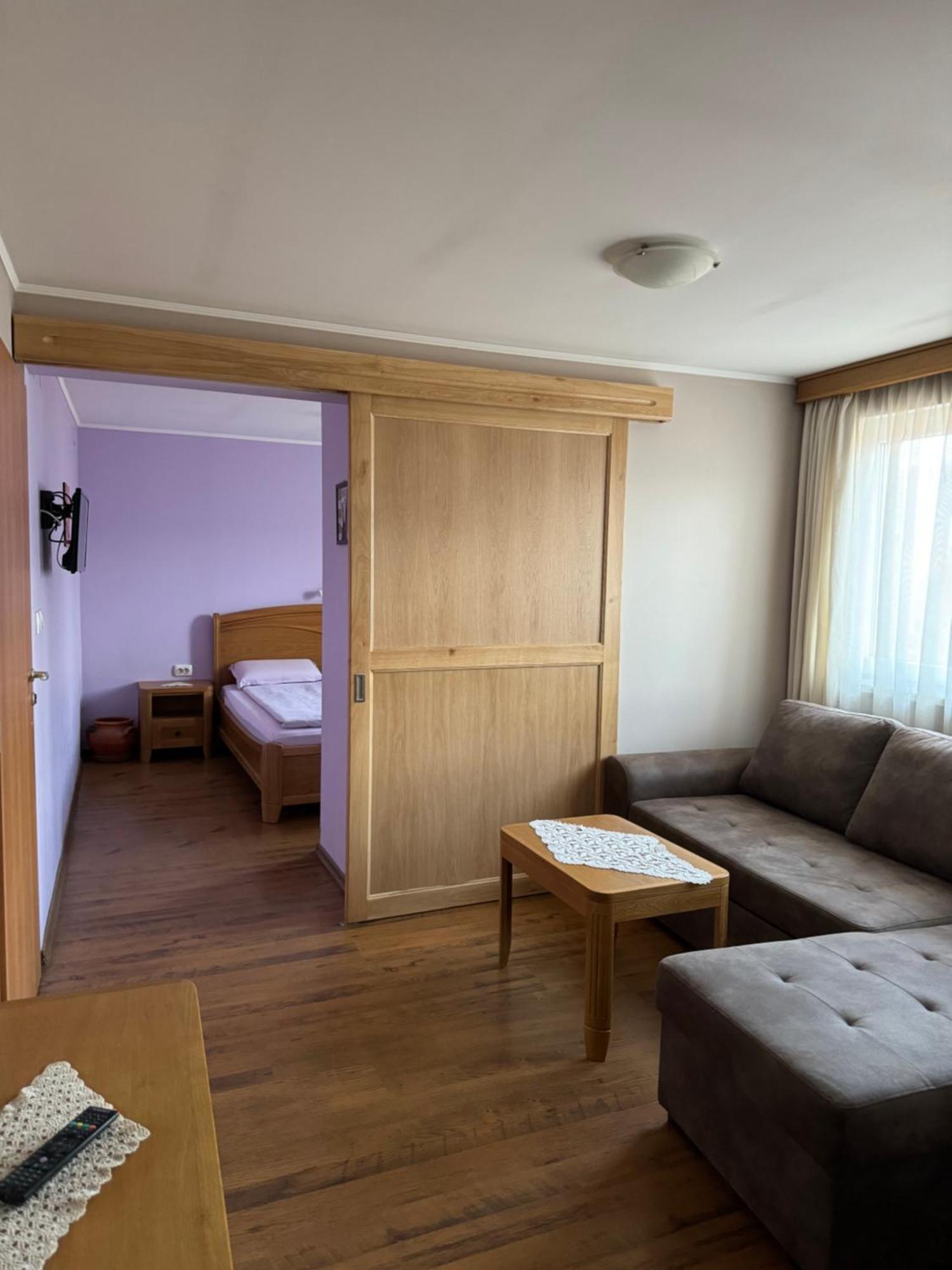 Guest House Roden Dom コプリフシティツァ エクステリア 写真